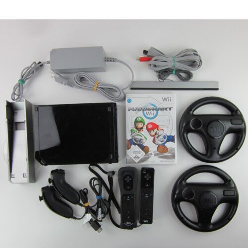 Wii Konsole in Schwarz + alle Kabel + Standfuss + 2 Nunchuk + 2 Fernbedienung + Spiel Mario Kart + 2 original Lenkrad