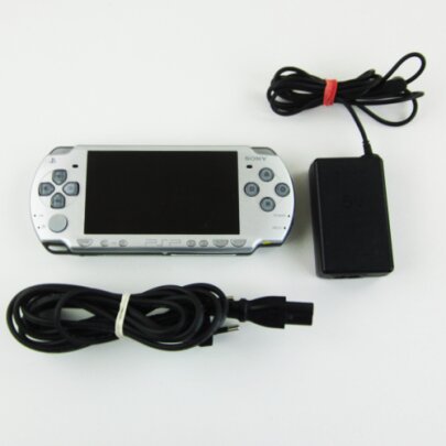 Sony Playstation Portable - PSP 2004 Slim & Lite...